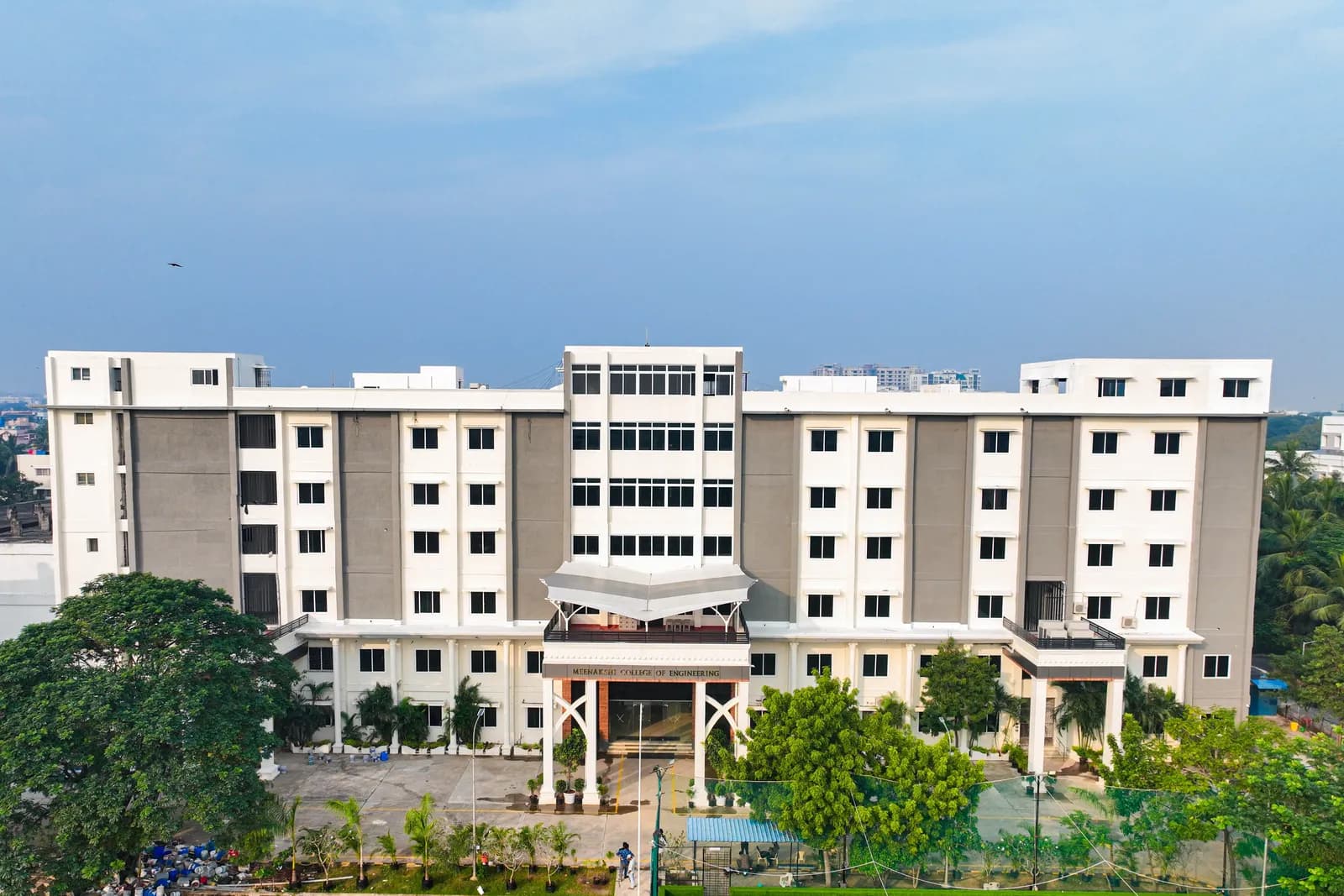Meenakshi College of Engineering campus
